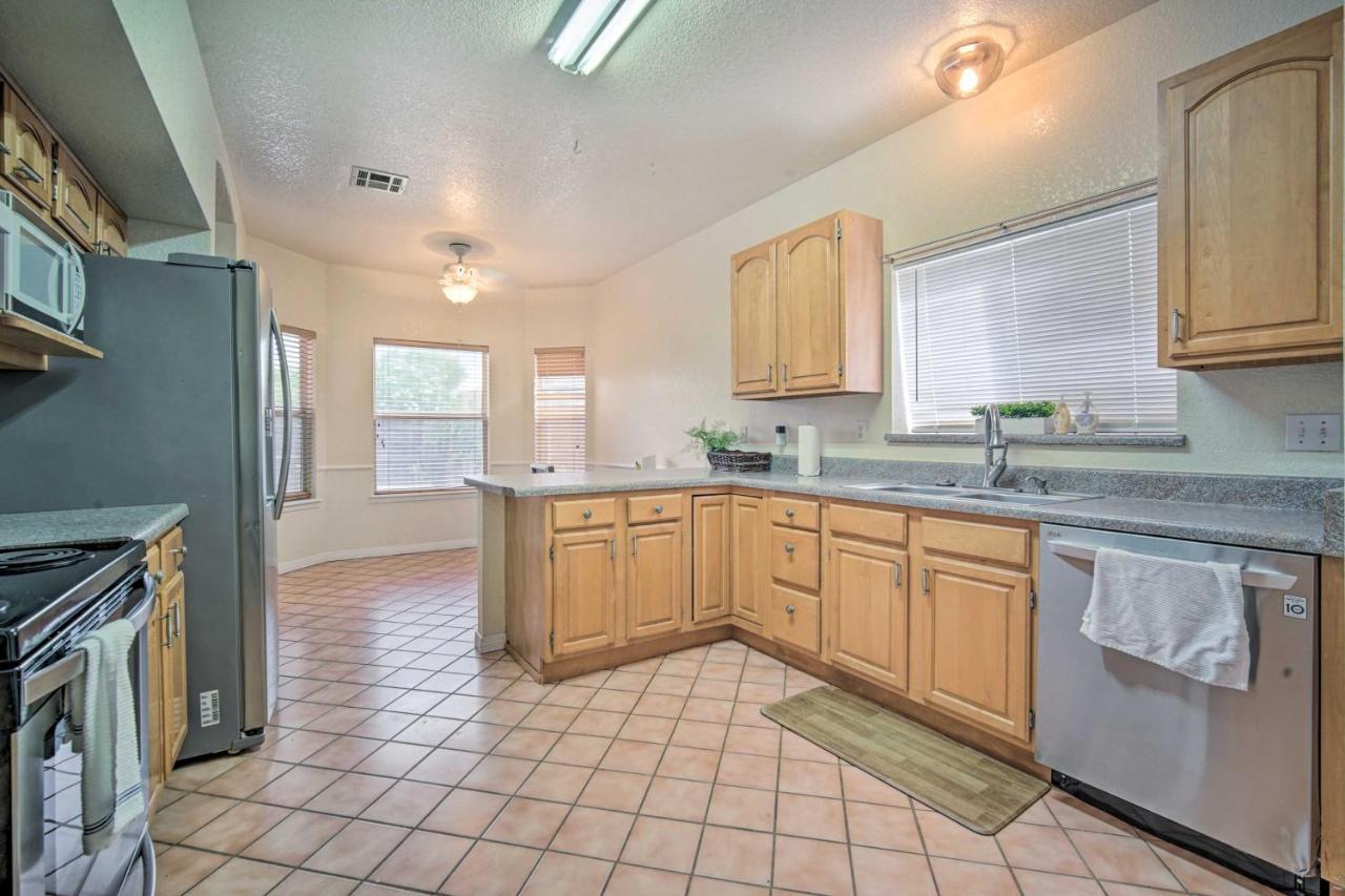 Convenient Las Cruces Home With Patio And Grill! Exterior photo
